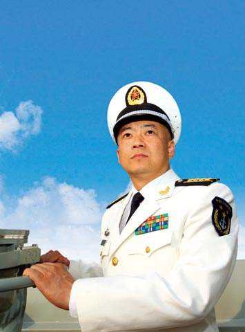 遼寧艦現(xiàn)任艦長——中國海軍力量的新標桿，遼寧艦現(xiàn)任艦長，中國海軍力量的新典范