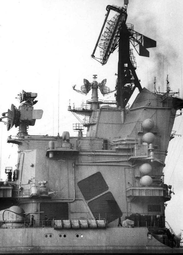 蘇聯(lián)65型巡洋艦，歷史與特點(diǎn)解析，蘇聯(lián)65型巡洋艦，歷史背景與特點(diǎn)深度解析