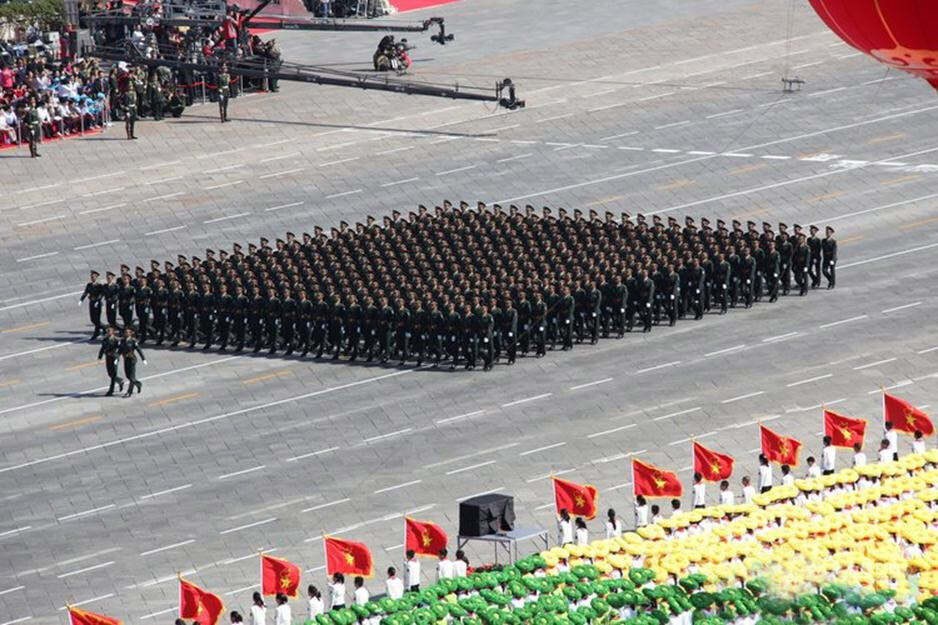 回顧歷史，紀(jì)念輝煌——2009年國慶閱兵盛典，回顧歷史，輝煌永銘——紀(jì)念2009年國慶閱兵盛典