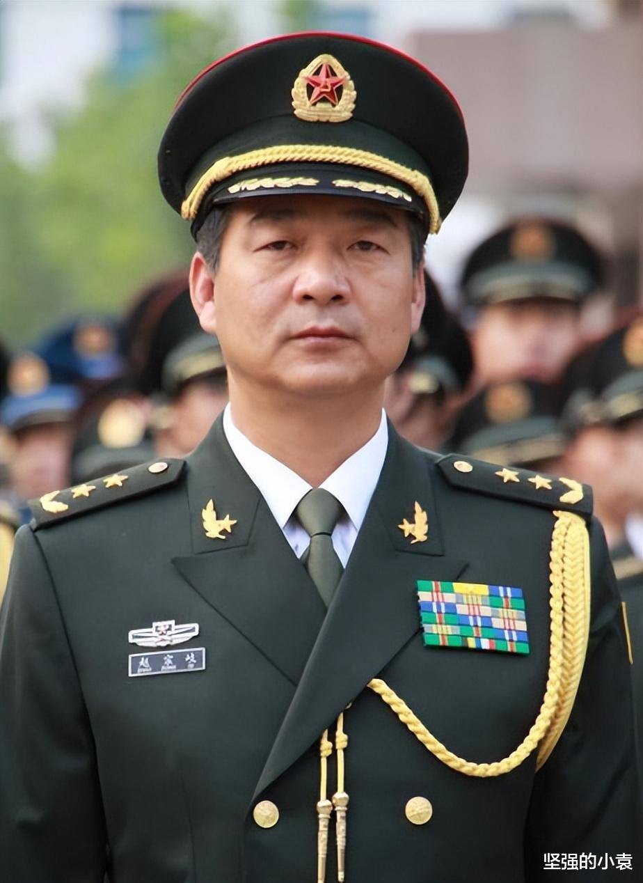 現(xiàn)任中部戰(zhàn)區(qū)司令員，領(lǐng)導(dǎo)力與戰(zhàn)略視野的展現(xiàn)，中部戰(zhàn)區(qū)司令員領(lǐng)導(dǎo)力與戰(zhàn)略視野展現(xiàn)風(fēng)采